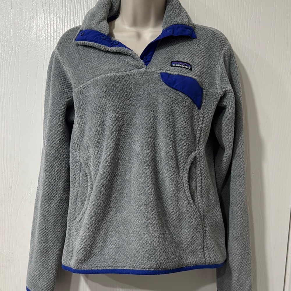 Patagonia Women's Gray Fleece Pullover with Blue Accents